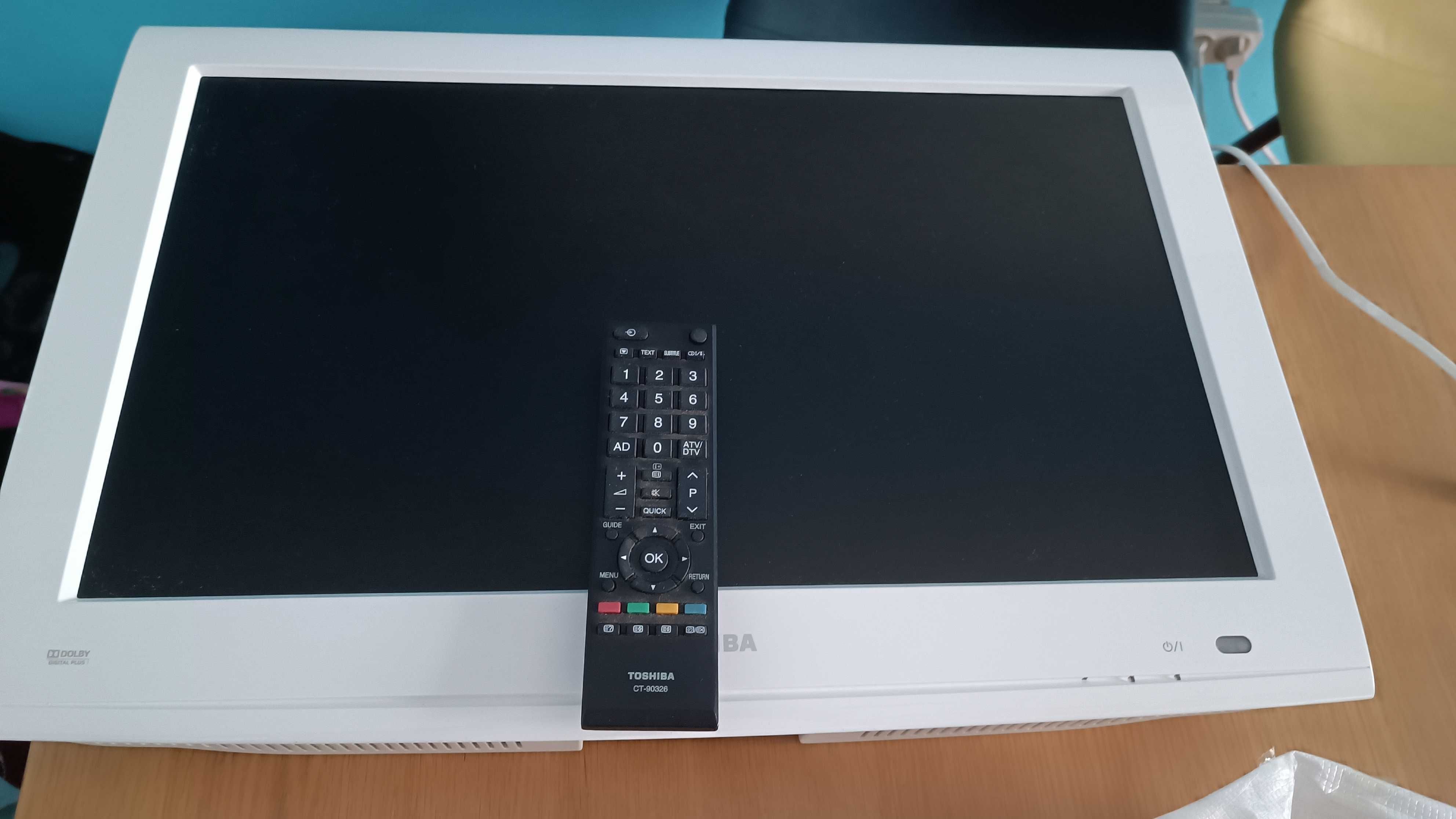 TV LCD 22" Toshiba Branco