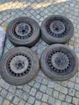 Opony zimowe z felgami 205/55/R16 4szt plus kołpaki