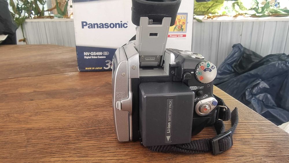 Продам видеокамеру Panasonic NV-GS 400