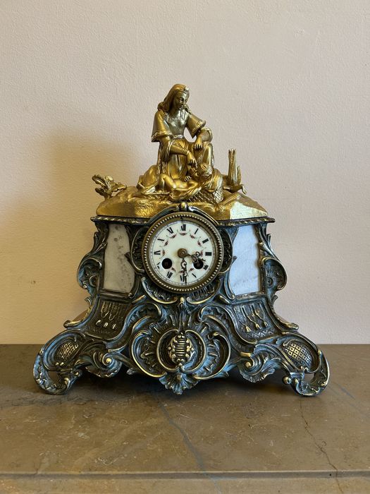 relógio de lareira antigo