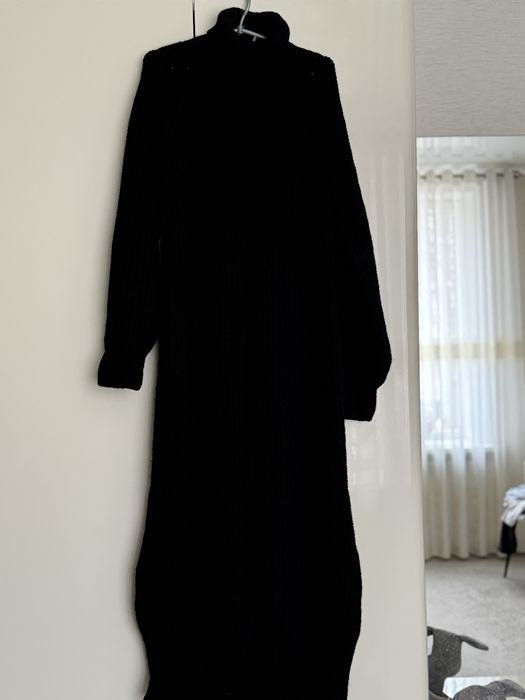 Чорна тепла сукня VOVK
