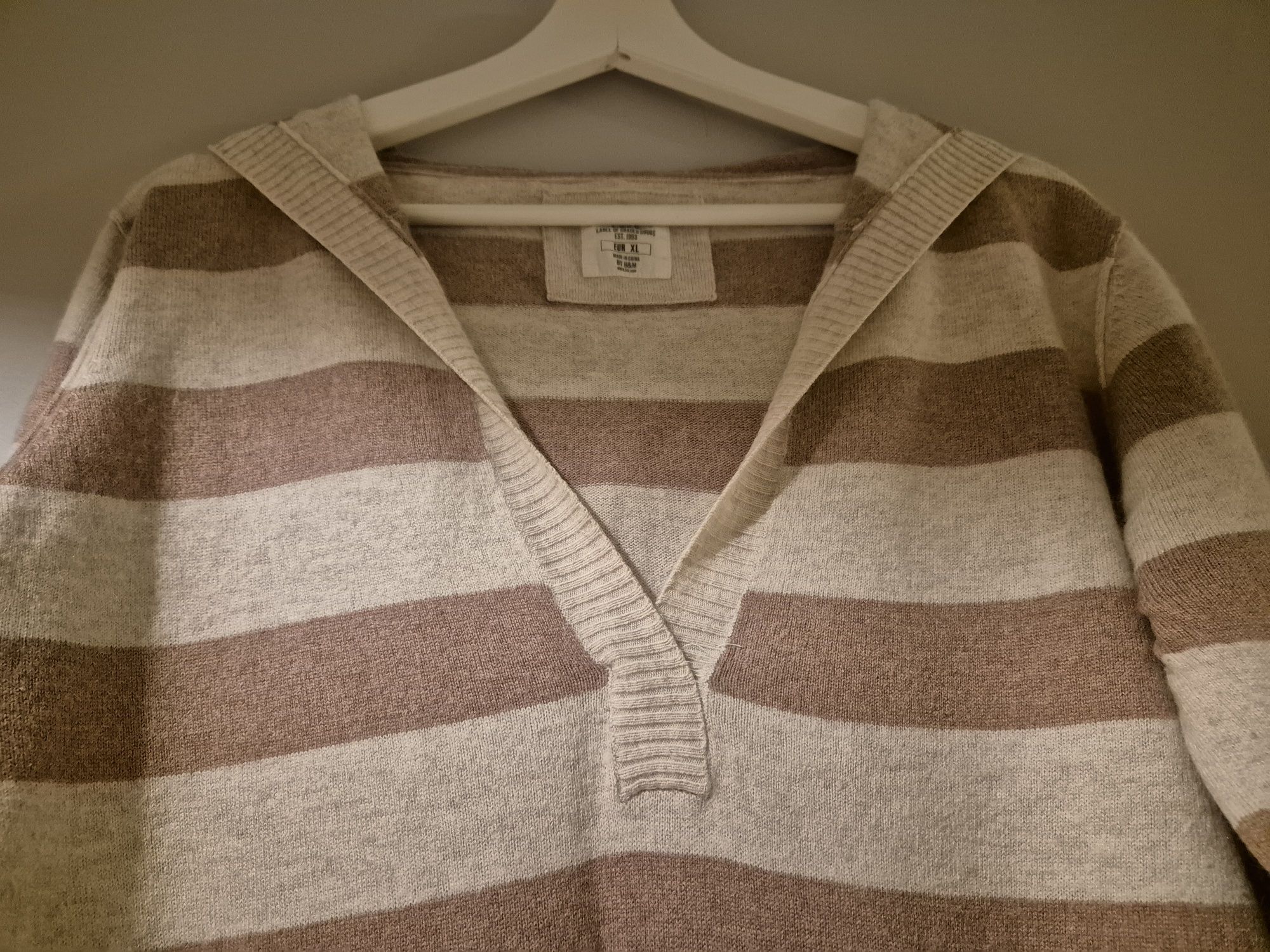 Sweter wełniany XL H&M sweterek z kapturem w pasy beżowy swetr bluzka