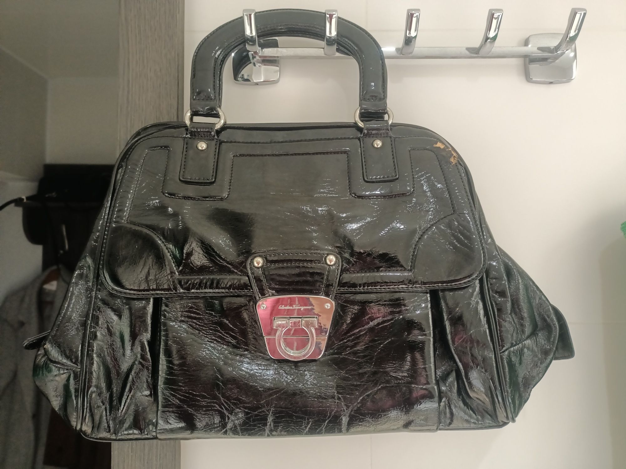 Продам женскую сумку б/у