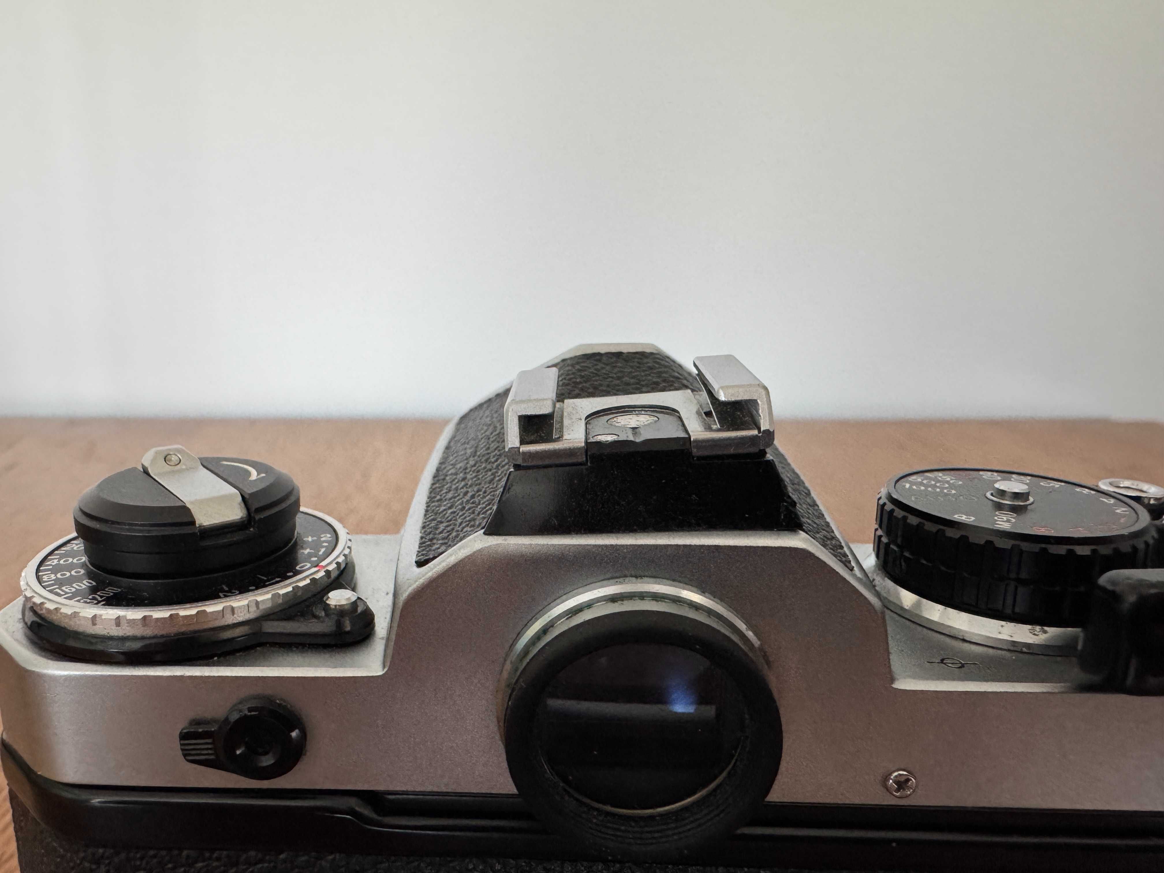 Nikon FE srebrny