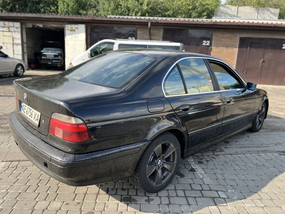 BMW e39 5 серия 525tds автомат!