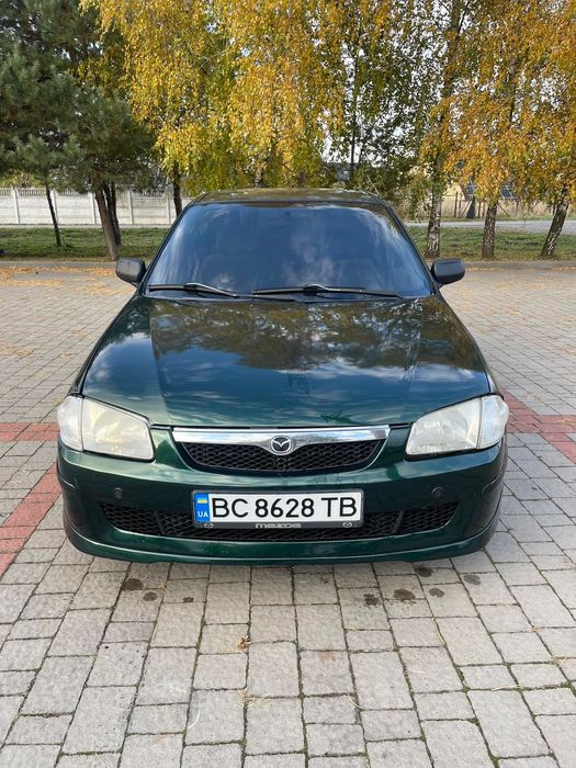 Автомобіль мазда