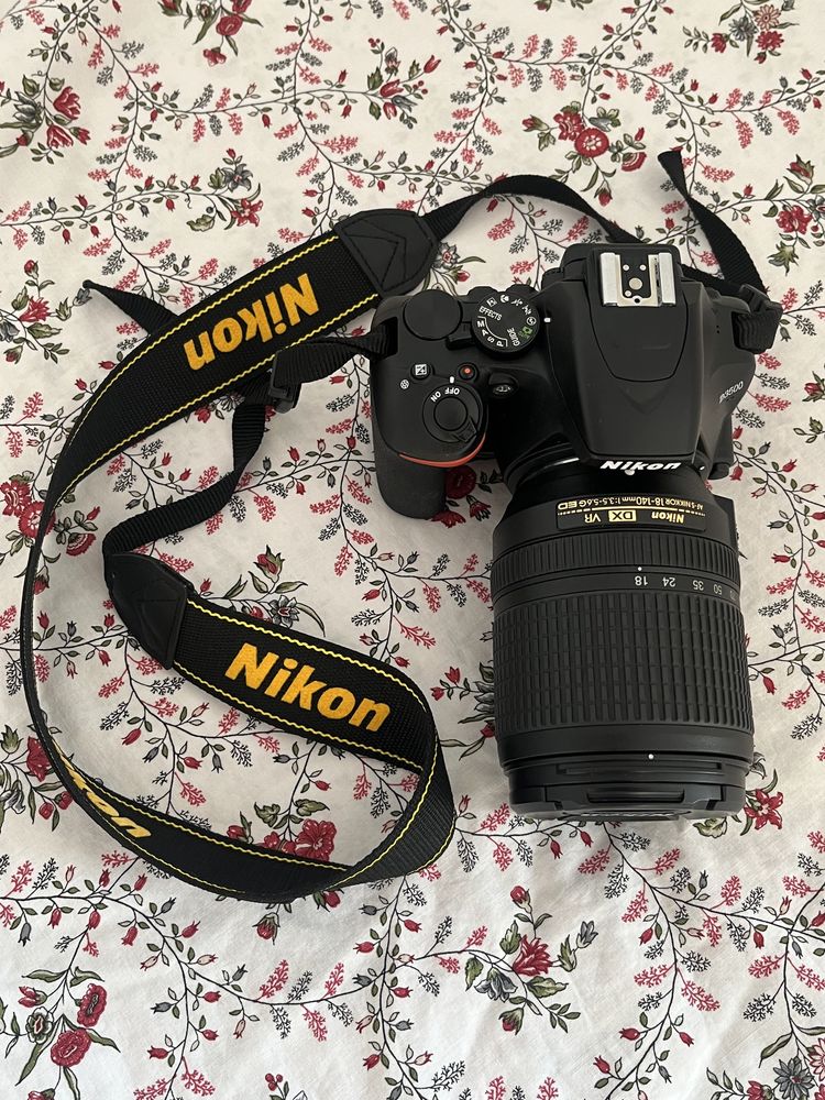 aparat Nikon D3500 (zestaw)