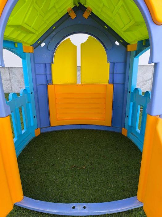 Casa de Brincar / Abrigo de Jardim (Playhouse)