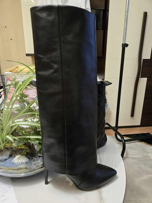 Czarne kozaki na szpilce