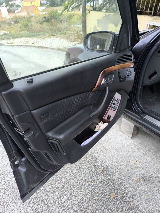 Mercedes S320  de 2001 avariado