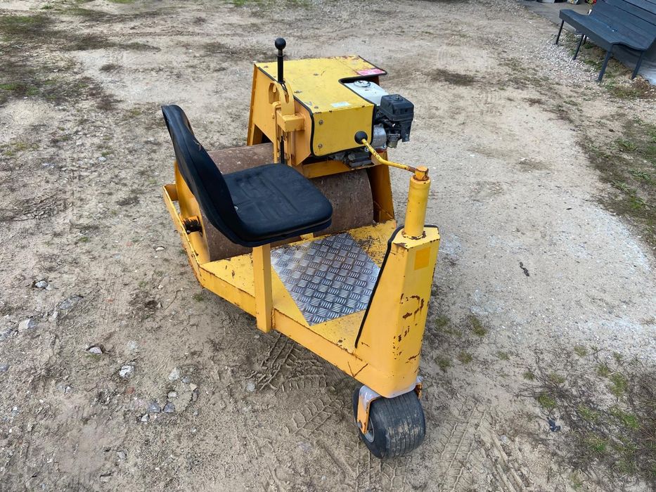 Walec do rownania terenu, zakładania ogrodu silnik Honda