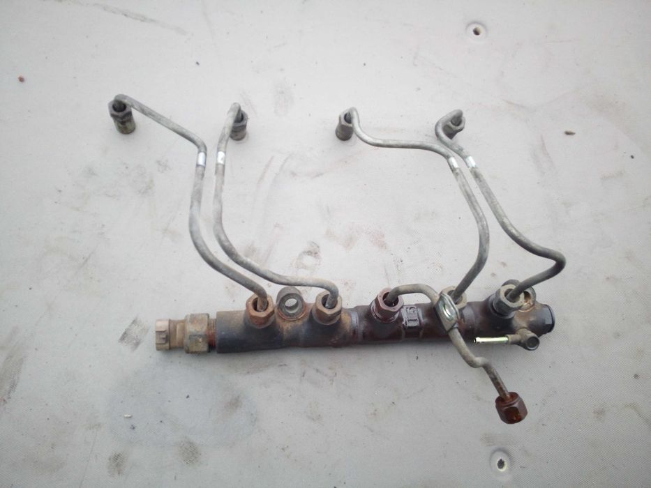 TOYOTA RAV4 II 00-05 2,0 d-4d listwa wtryskowa