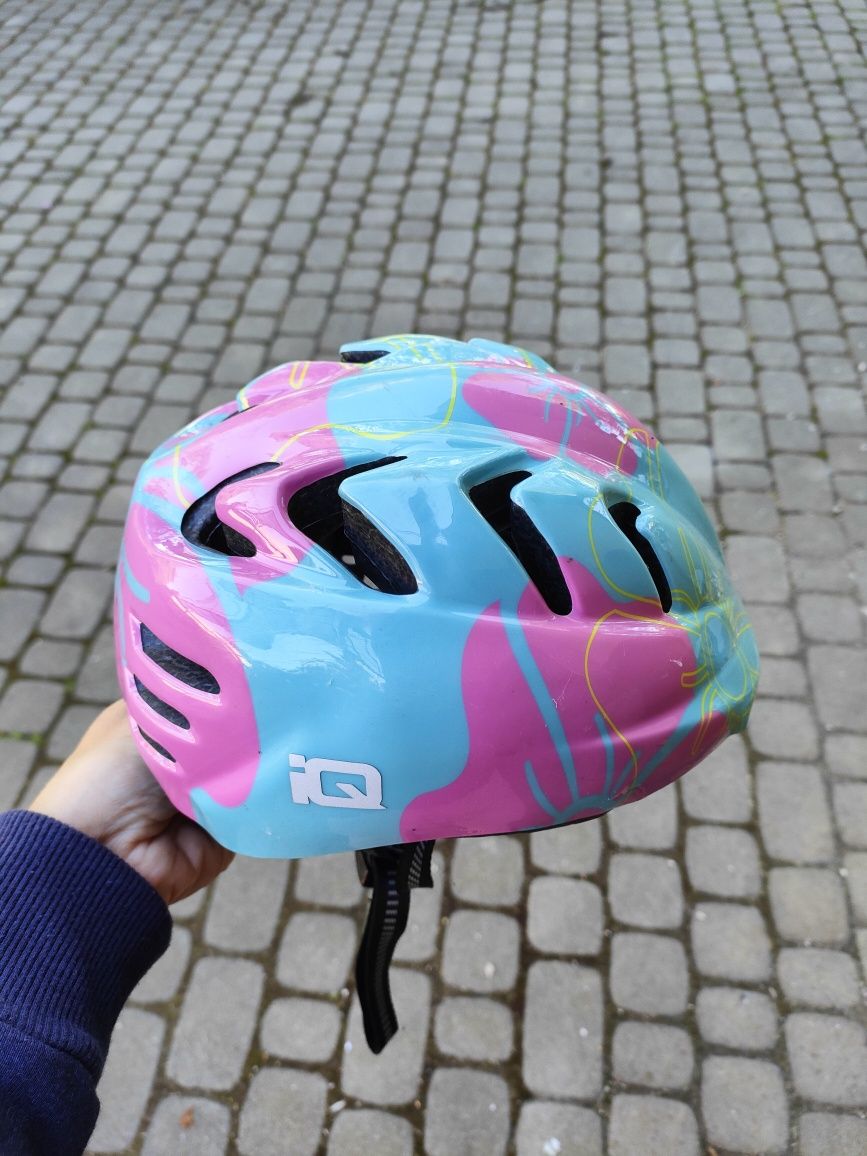 Kask rowerowy dziewczęcy iQ rozmiar XS, stan bardzo dobry