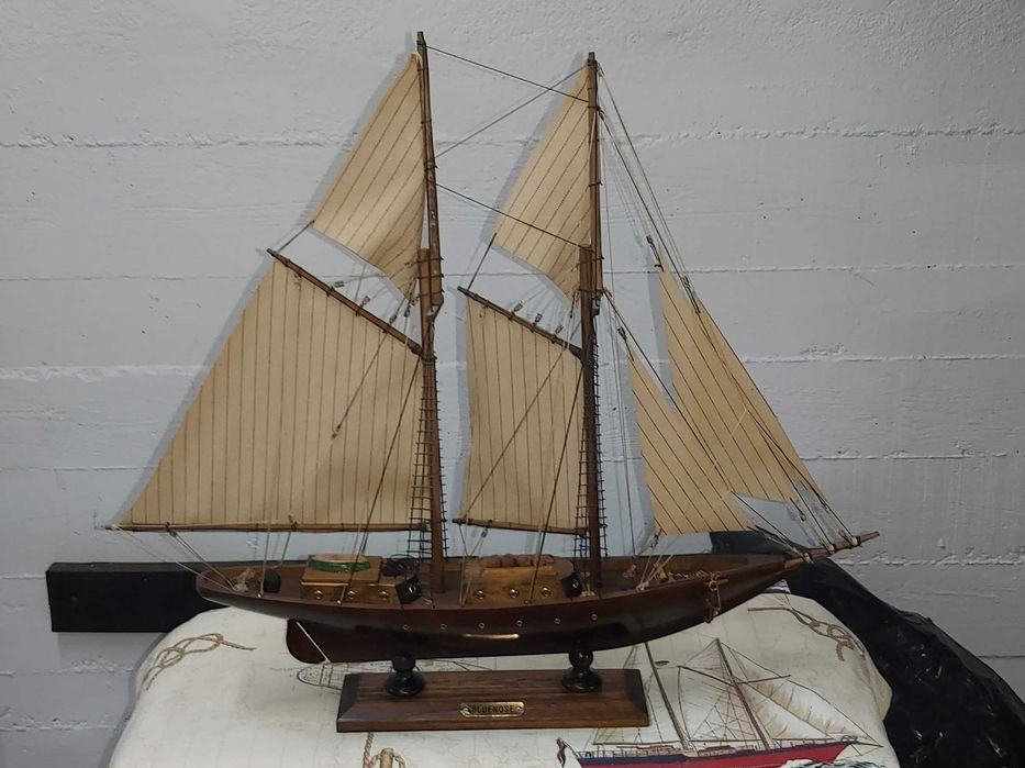 Barco vela antigo modelo Bluenose