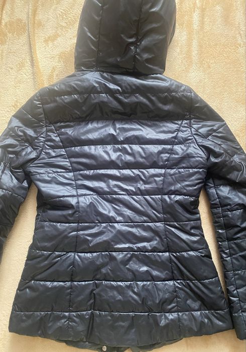 Куртка тепла, коротка