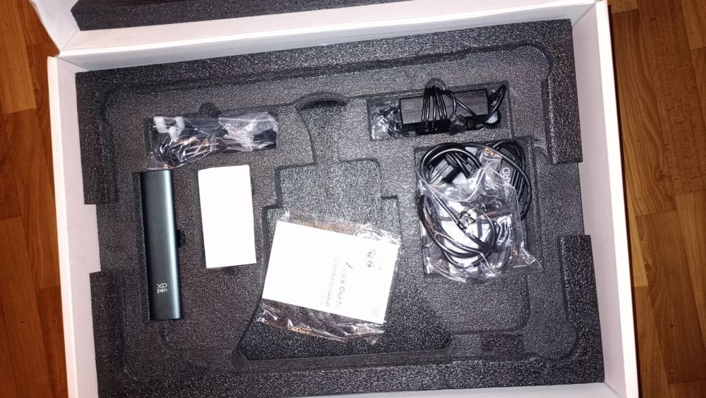 Продаю графический планшет XP-Pen Artist 22 Pro (Gen 2)
• 22" QHD (256