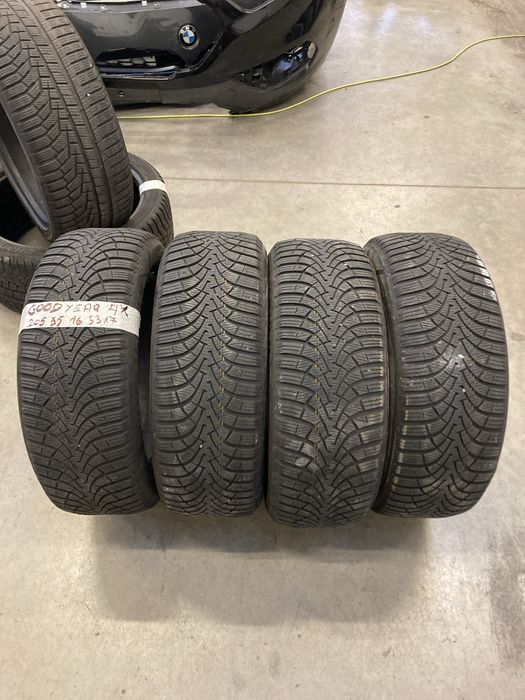 4x 205/55 r16 continental ultragrip 9
