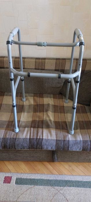 Ходунки регулируемые, шагающие, складные для взрослых НТ-03-004