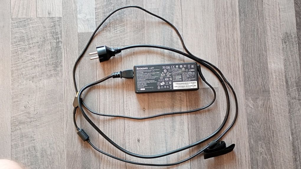 Oryginalny zasilacz LENOVO