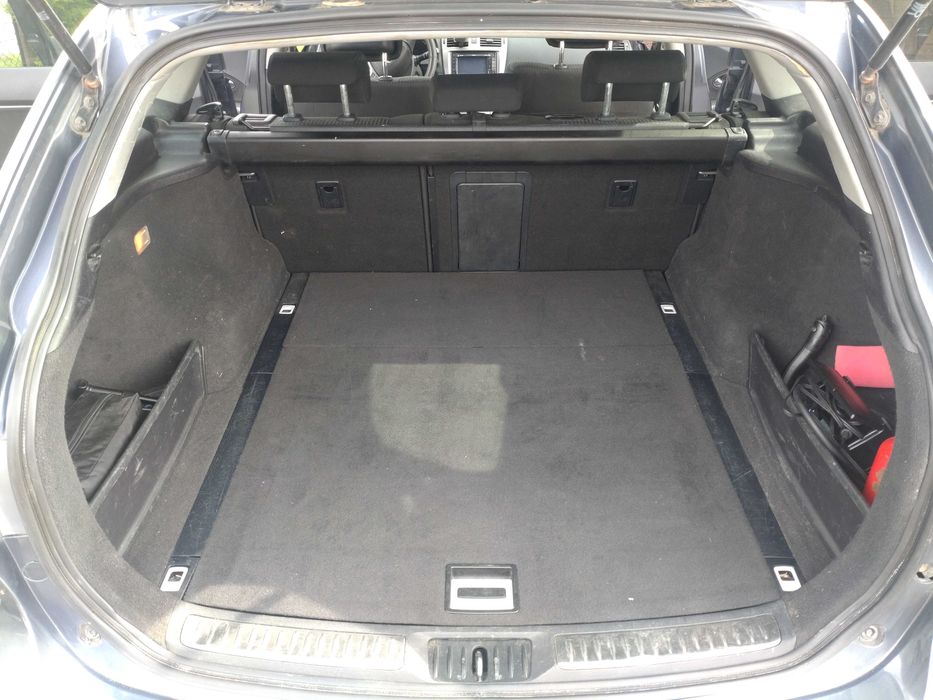 Toyota Avensis T27 Benzyna 1.8, kombi, Navigacja,czujniki