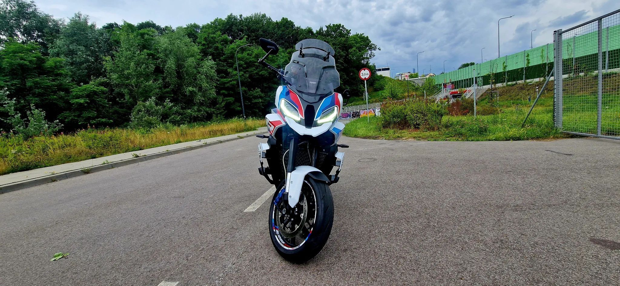 BMW XR BMW M1000xr