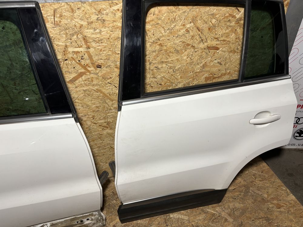 Двери дверь двері VW Tiguan тигуан цвет LB9A