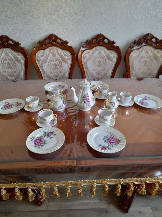 Продам сервиз фарфоровый .