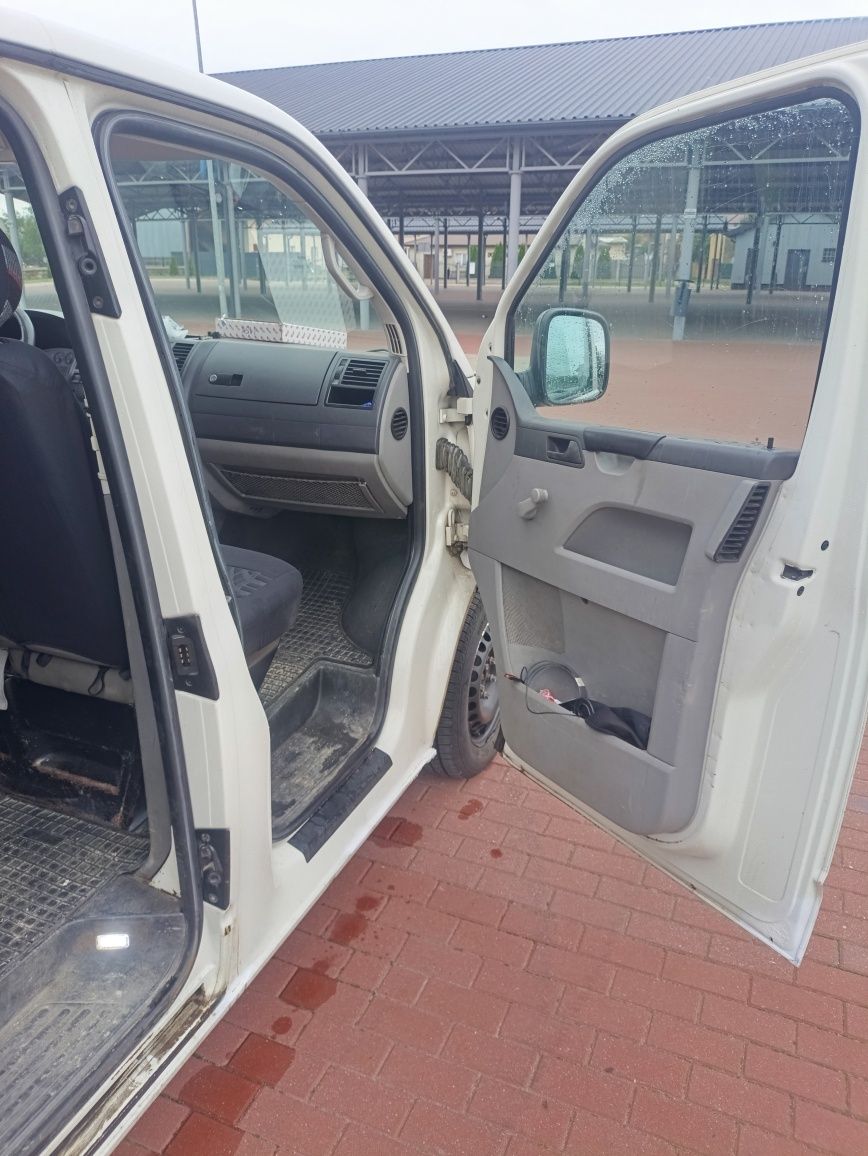 VW Transporter T5 9 osobowy 1.9 TDI