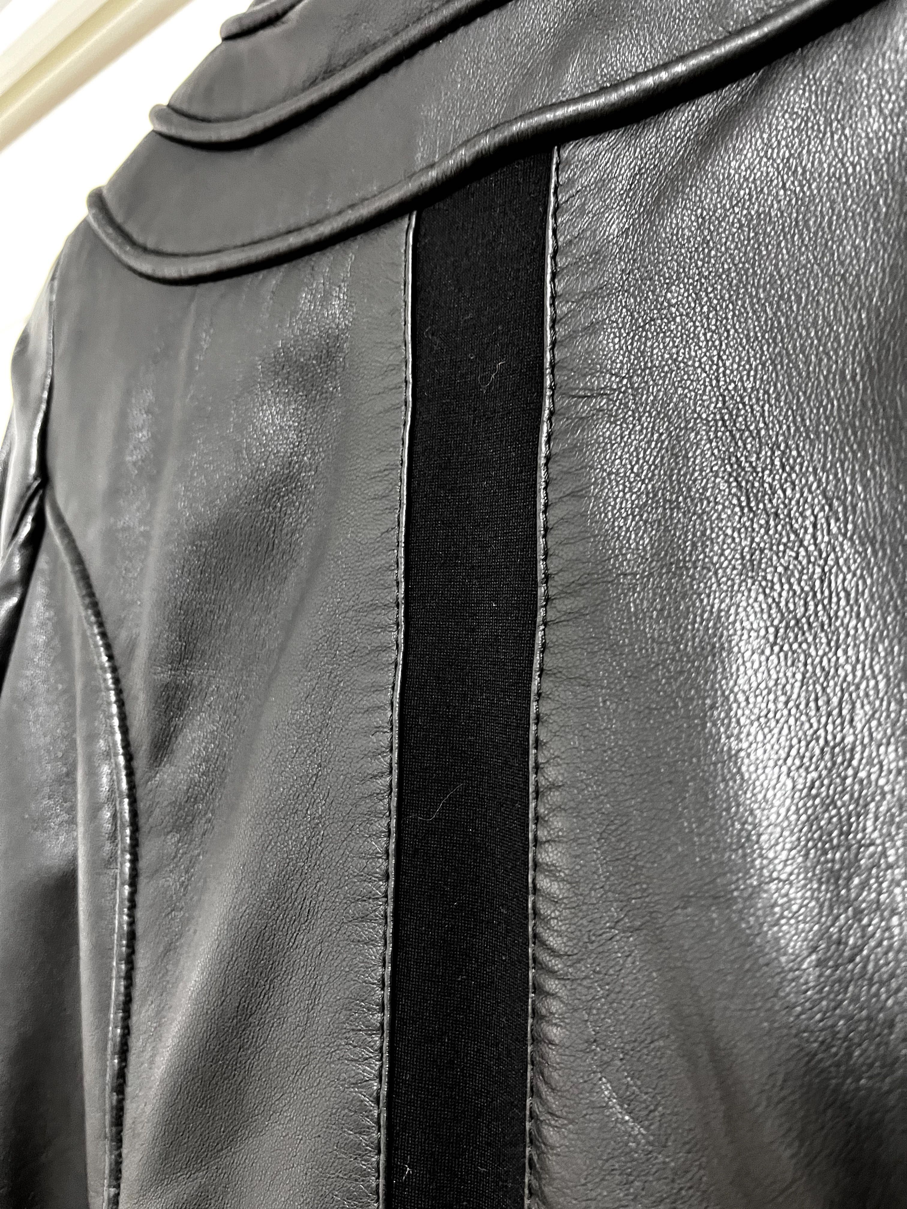 Жіноча шкіряна куртка коротка чорна, розмір М