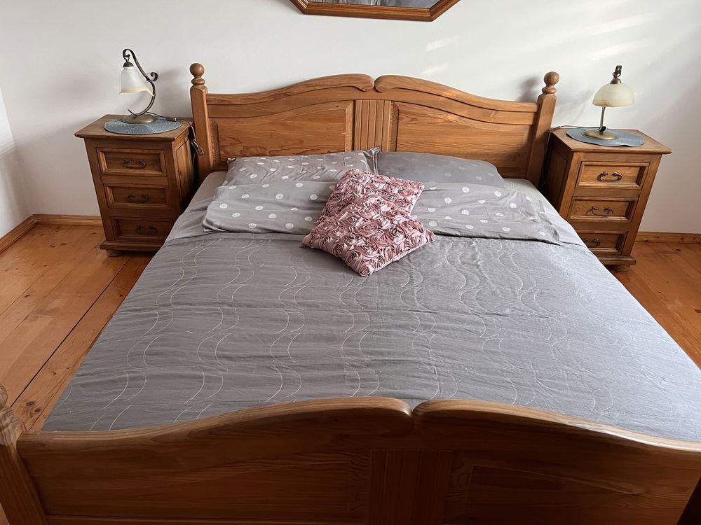 Sypialnia drewniana, łóżko, szafki nocne , komoda