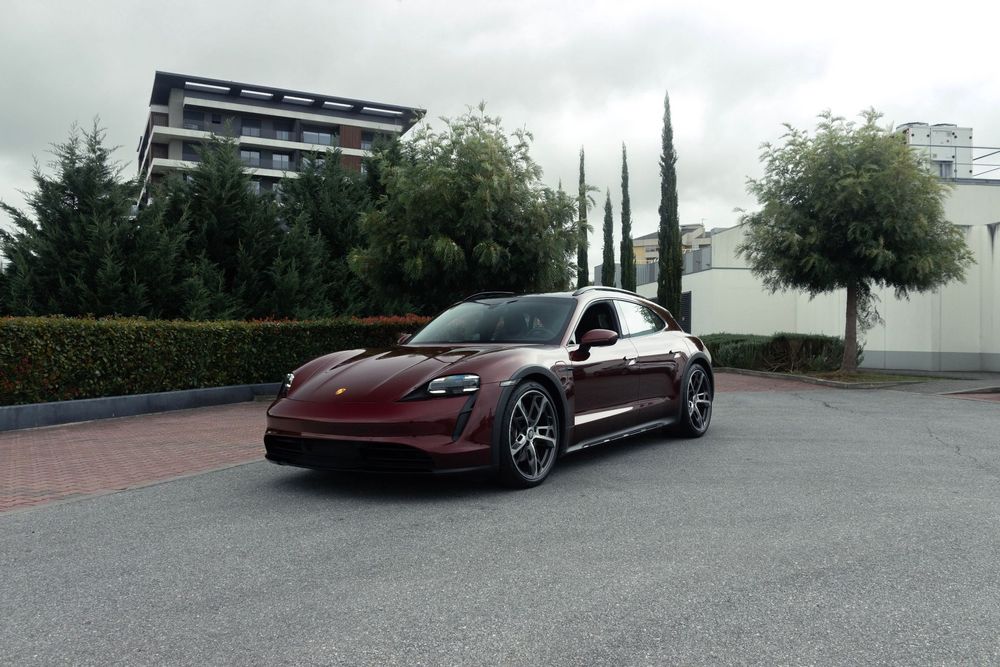 Porsche Taycan Cross Turismo 4