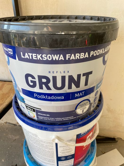 Lateksowa biała farba podkładowa grunt podkład