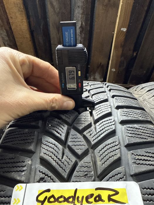 225/55 r17 Goodyear 2шт