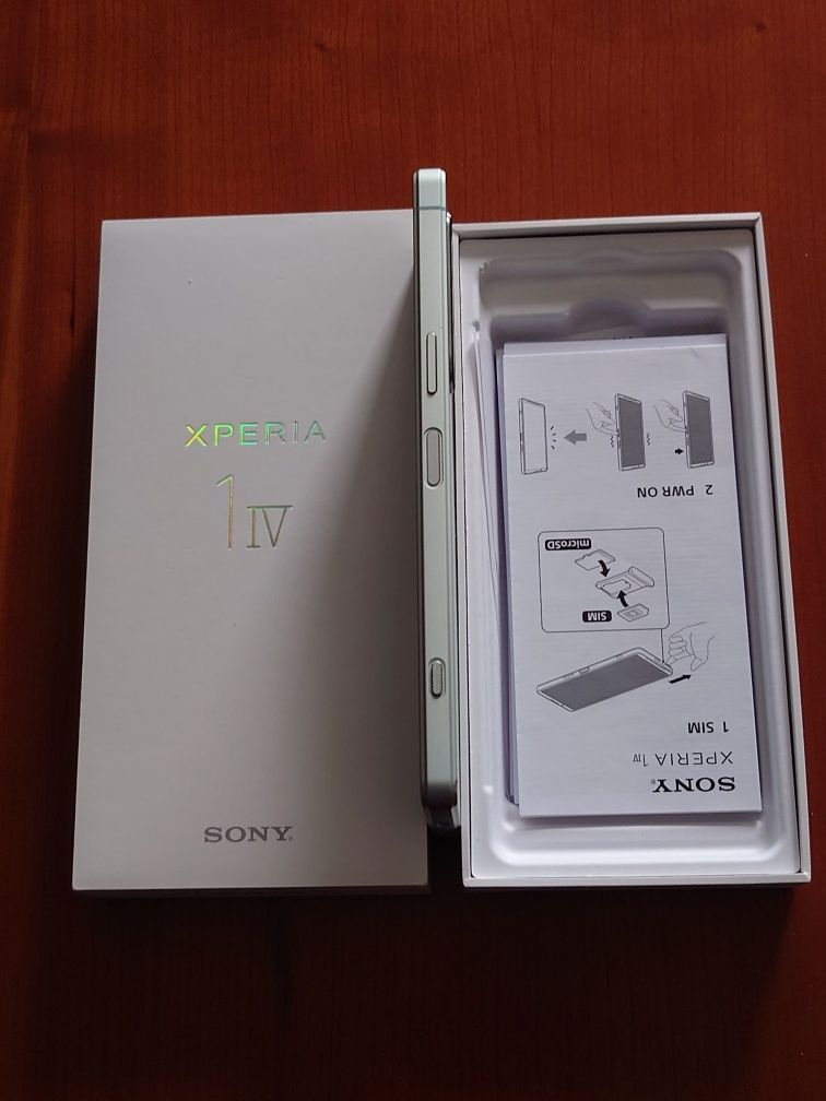 Sony Xperia IV branco novo