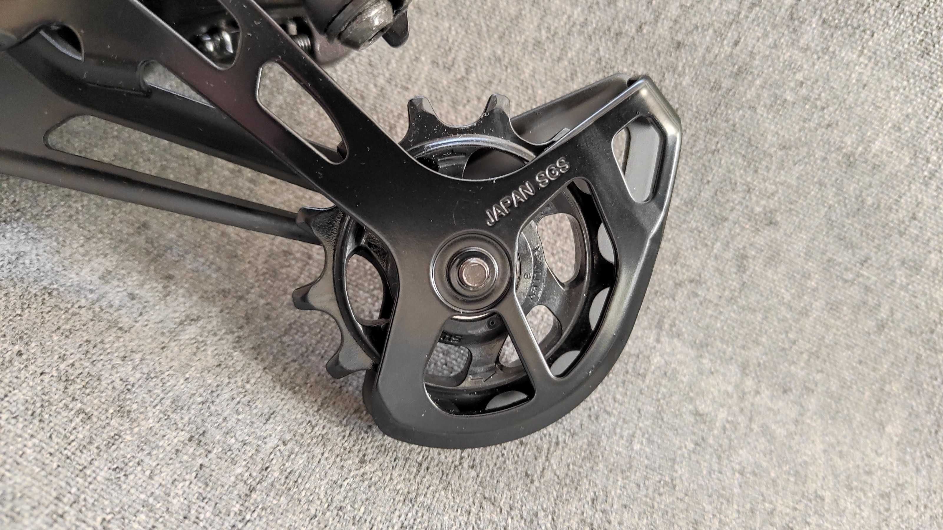 Переключатель Shimano Deore XT RD-M8100 Shadow RD+