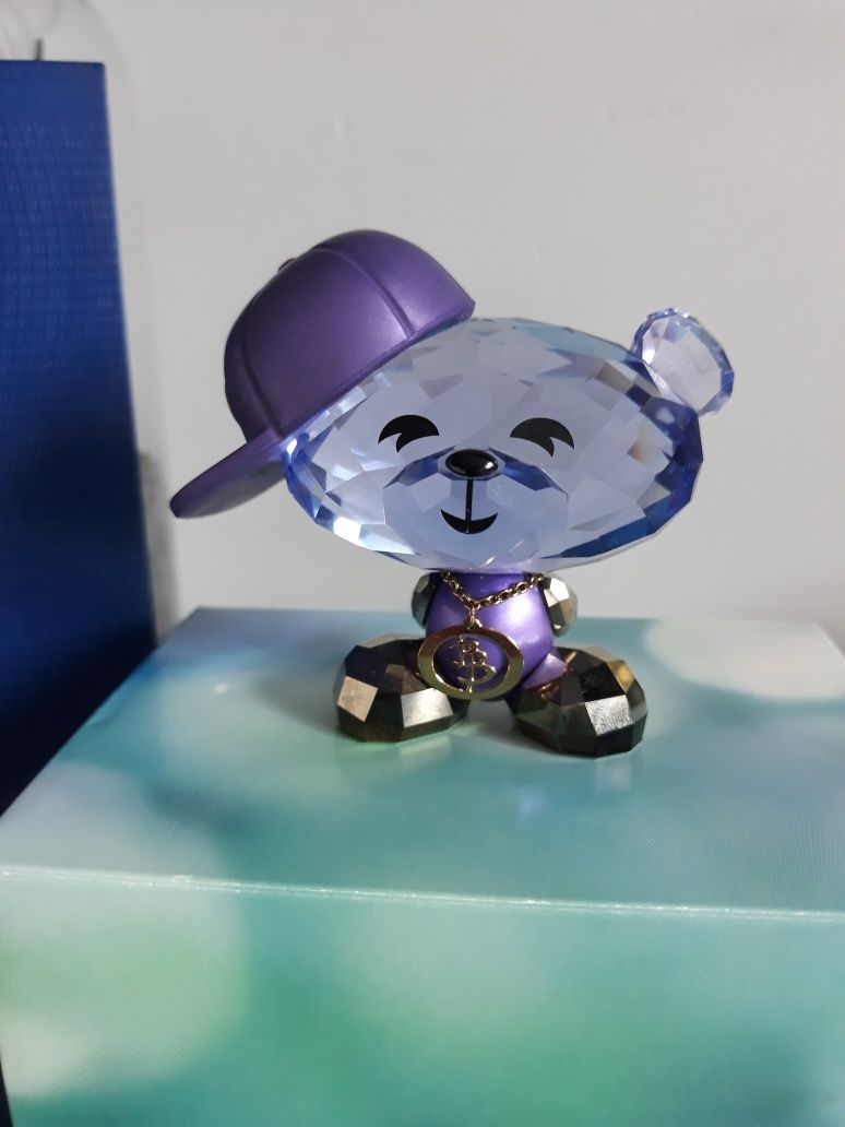 Kryształowa figurka Swarovski Miś Bo-Hip-Hop