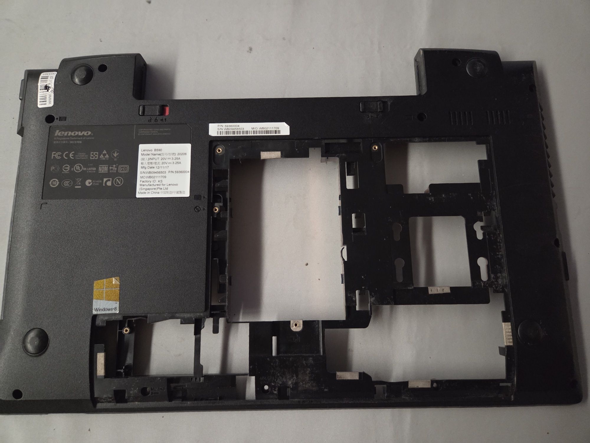 Sprzedam dolną obudowę do Laptopa LENOVO B590