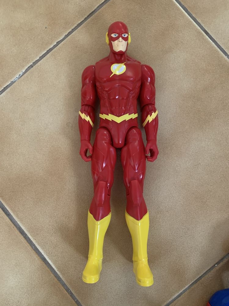 Bonecos Marvel Homem-aranha e Flash