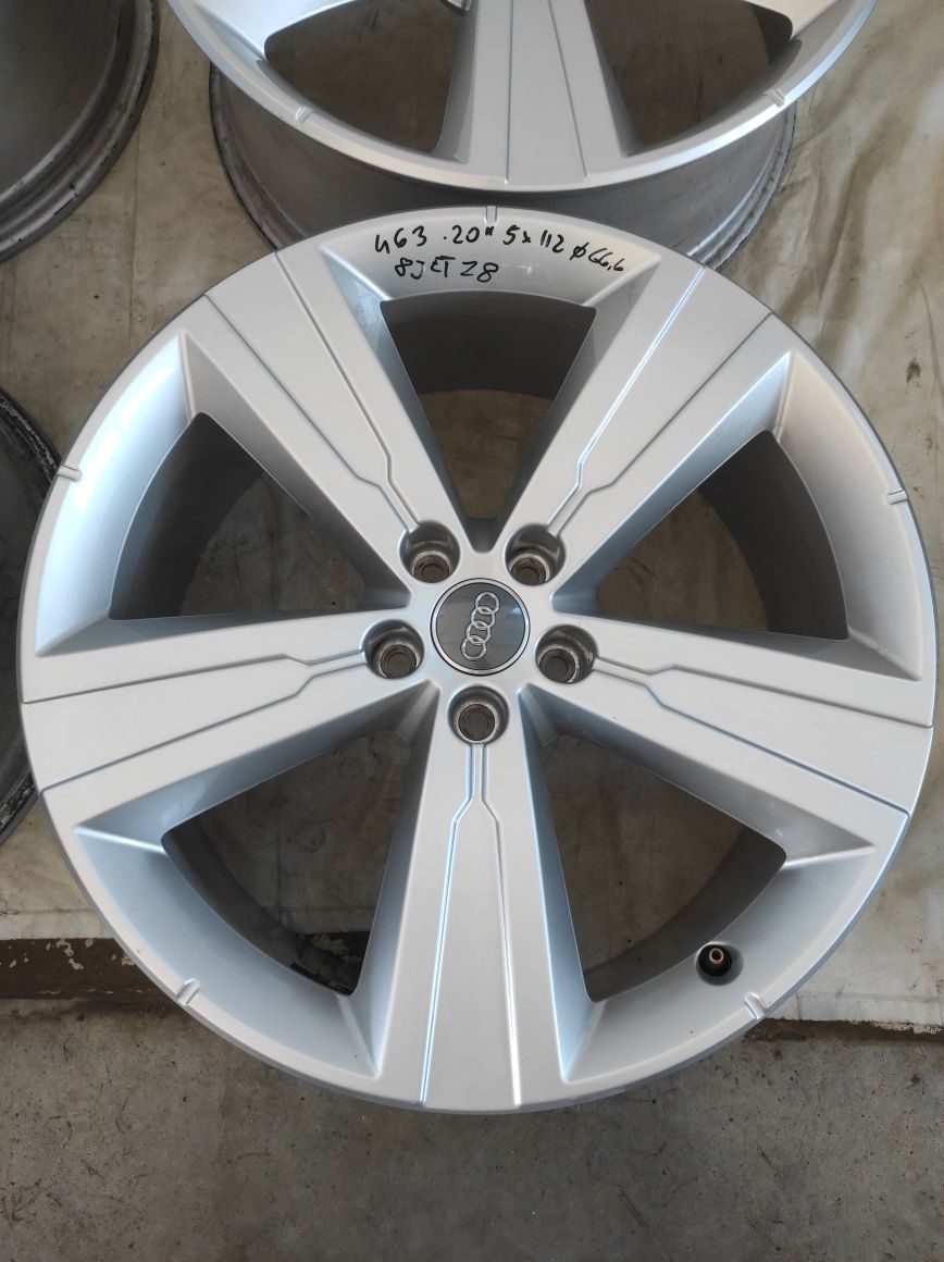 463 Felgi aluminiowe ORYGINAŁ AUDI R 20 5x112 otwór 66,6 Bardzo Ładne