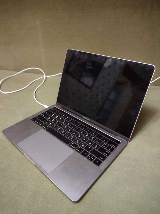 MacBook Pro 13" 2016 - 256 ГБ SSD