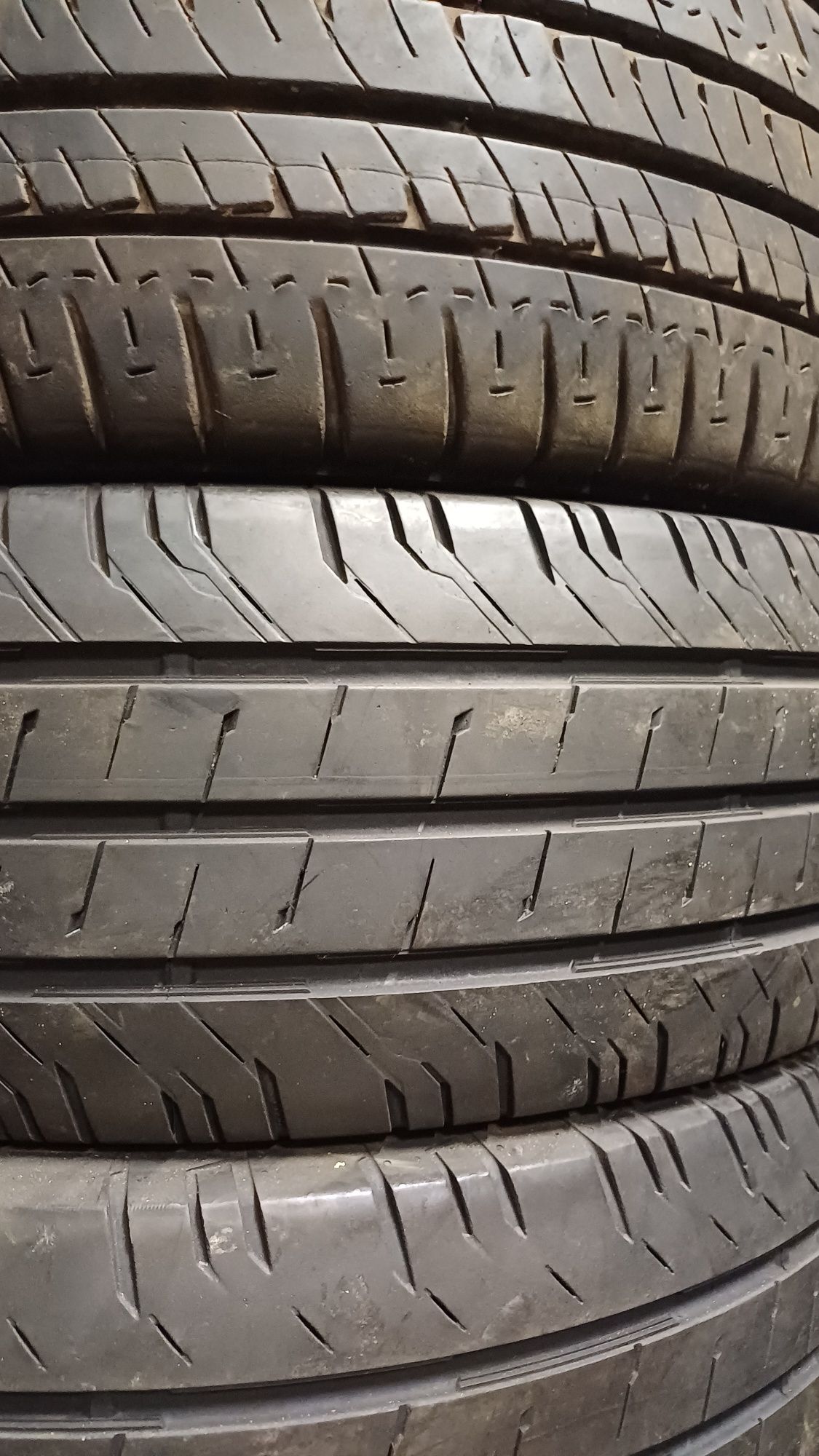 Продам літні шины б/у 235/60 r17 C