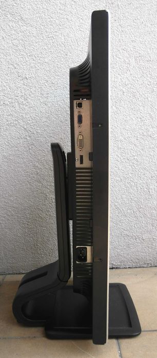 USZKODZONY - 24" HP LA2405wg PIVOT 1920x1200 oryginalna podstawa stopa