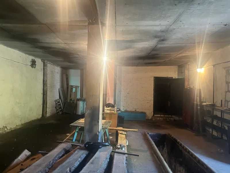 ОРЕНДА – будівля гаража, площею 134,80 кв. м. смт. Володимирець