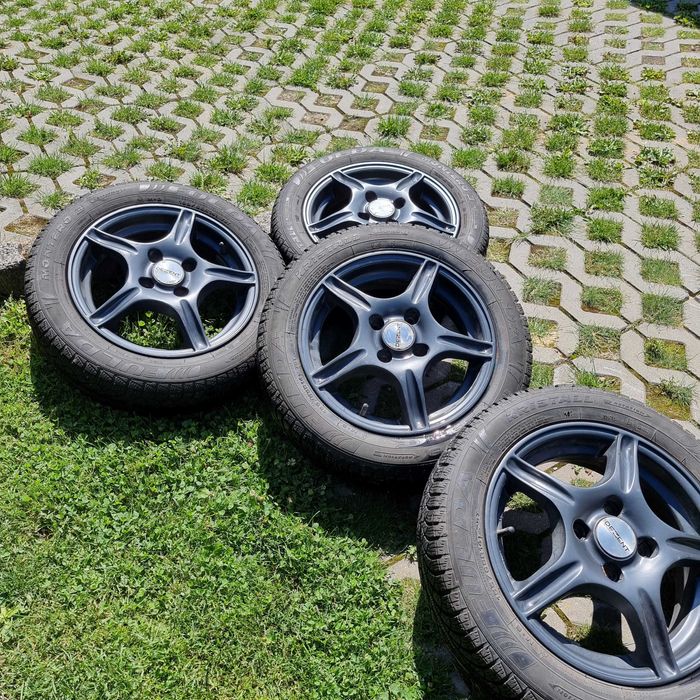 Felgi aluminiowe Dezent 14" z oponami zimowymi Fulda Montero 3
