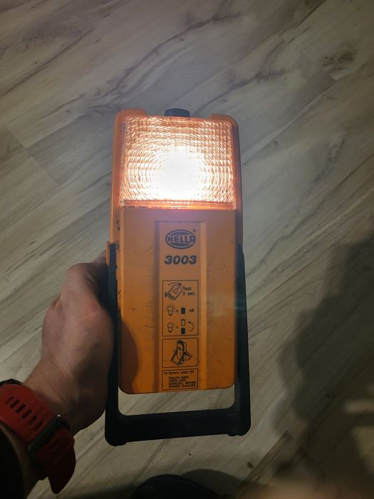 Lampa oszczegawcza HELLA 3003