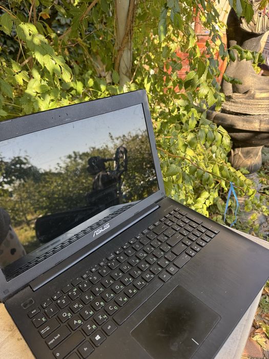 Ноутбук Asus черный