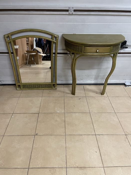 Lustro ratanowe butelkowa zieleń w zestawie z toaletką