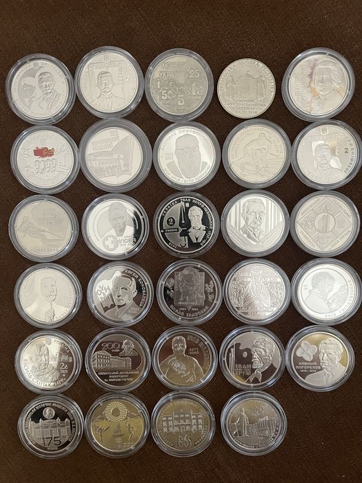 Монети номіналом 2 гривні різні