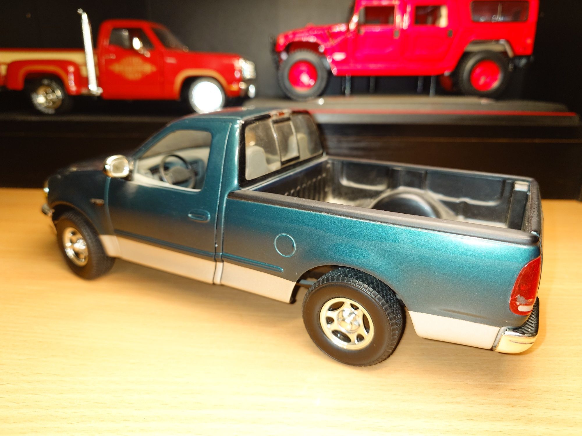 Модель Ford 150 90x років Фірми ERTL 1:18