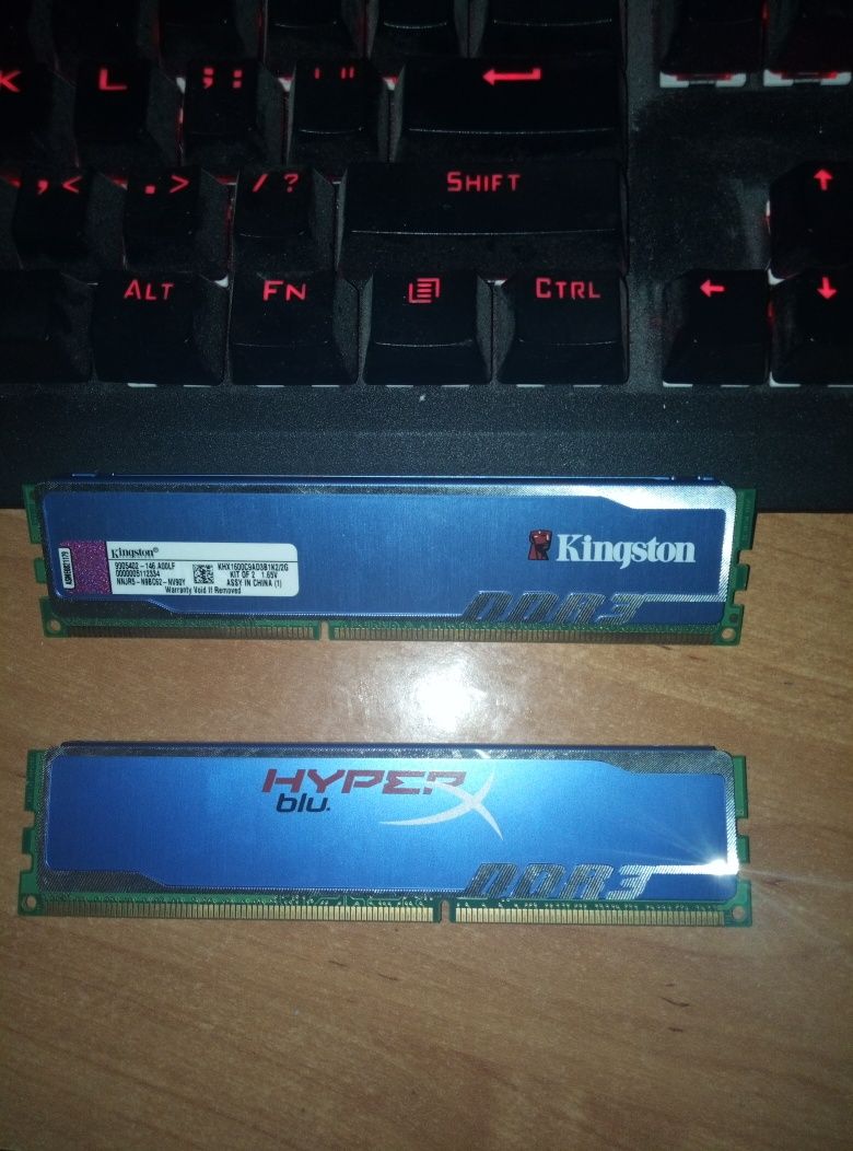 Pamięć RAM Hyper X DDR3  2 kostki łącznie 4gb ram